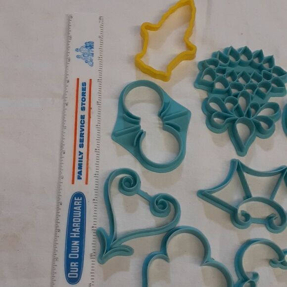 Wedding cake fondant cutters 1972, 10 Piece Lot Vintage Wilton - Picture 4 of 6